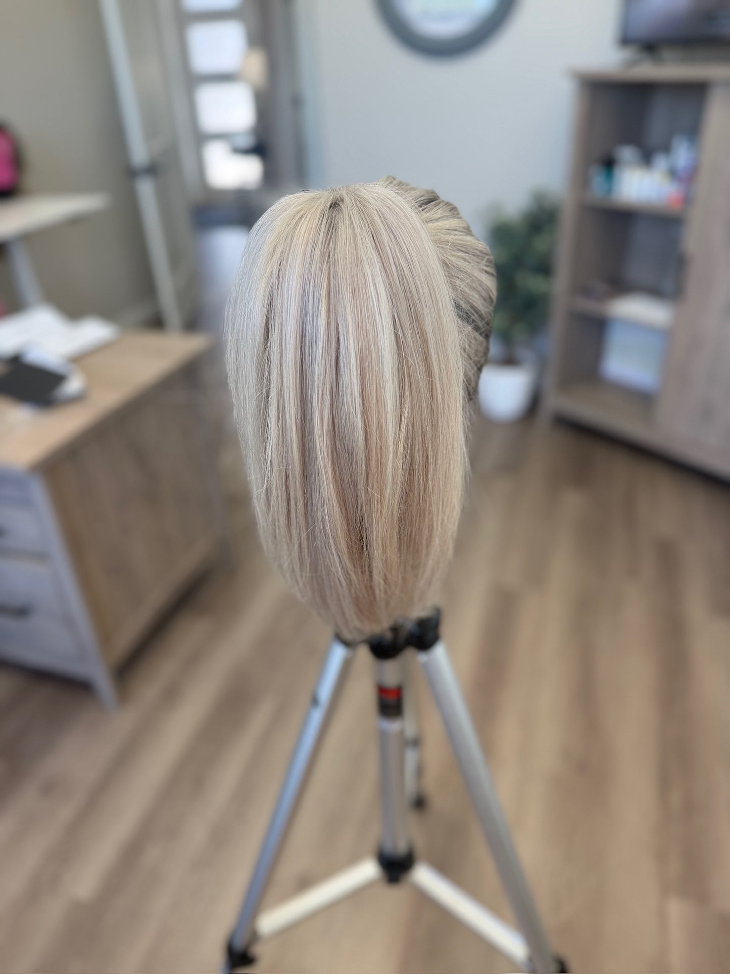 “Sherry" (M) 24" PONYTAIL